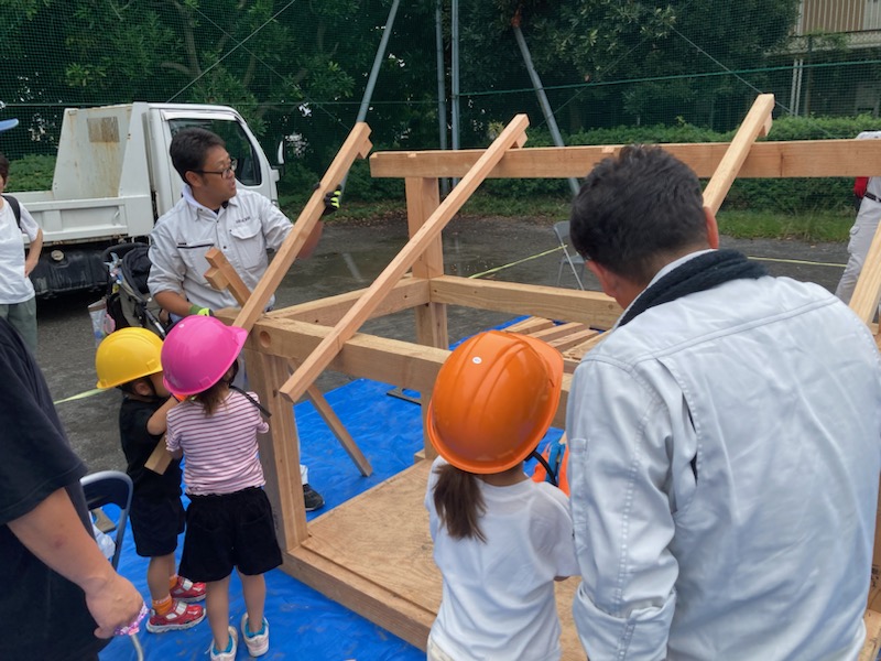 建て方体験の様子です！